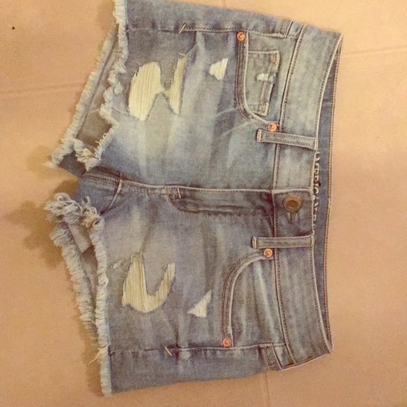 American Eagle DENIM MINI SHORT. Size 2 US. - Picture 2 of 3